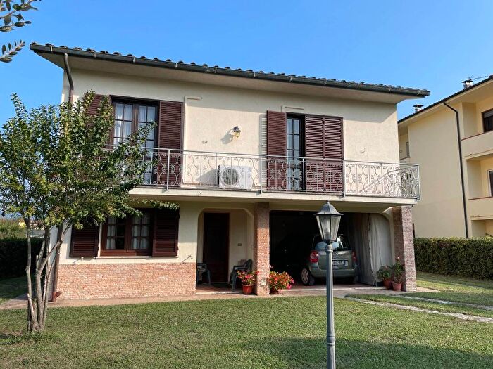 Casa con 6 locali in vendita in Via di Ponte Salissimo, Fagnano Meati, Lucca