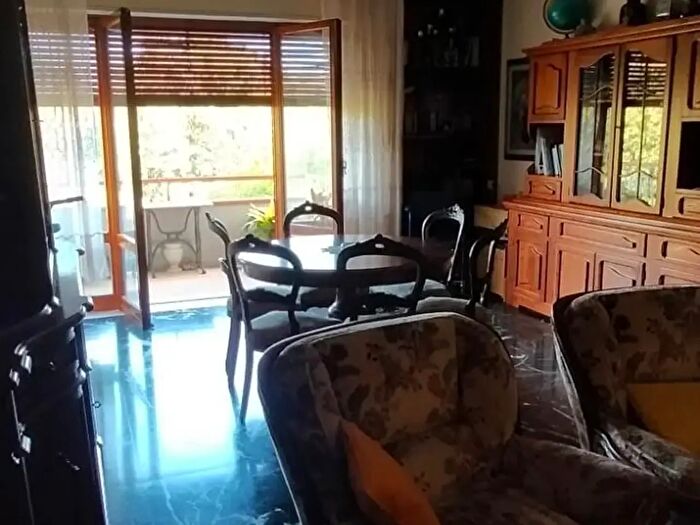 Appartamento con 5 locali in vendita in Carrara