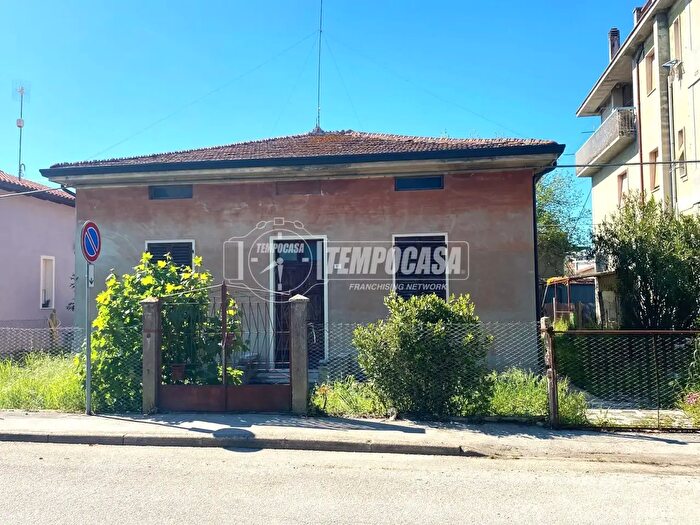 Casa quadrilocale in vendita in Via Trieste, Chiaravalle