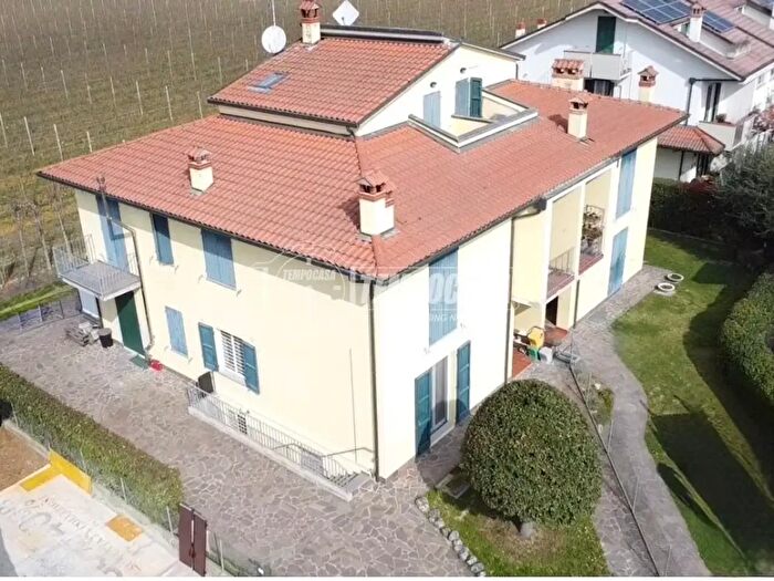 Casa con 7 locali in vendita in Via Arnaldo Cavallazzi, Castel Bolognese