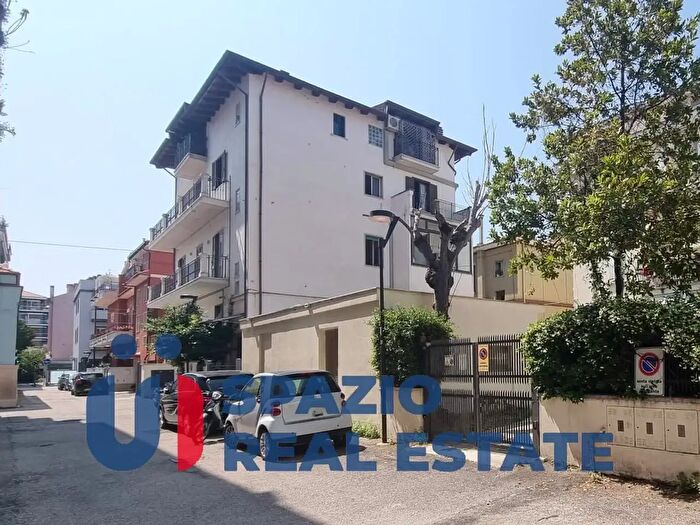 Appartamento con 5 locali in vendita in Via Isonzo, Pescara