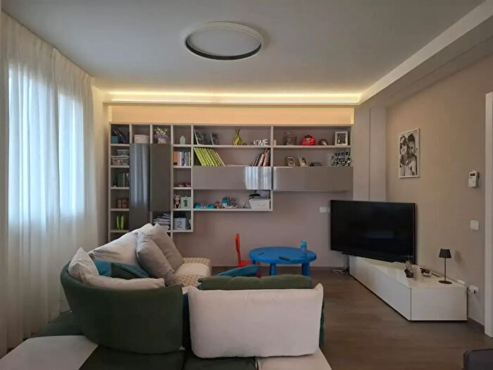 Appartamento con 5 locali in vendita in Santa Maria A Monte