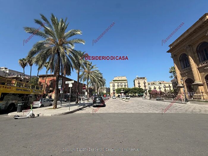Appartamento bilocale in vendita in Piazza Casa Professa Albergheria I Circoscrizione Palermo Sicilia Italia, Palermo