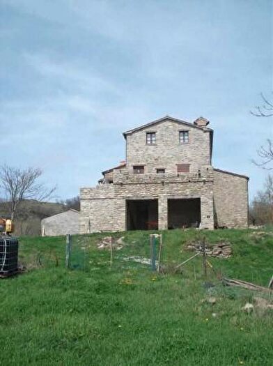 Casa con 6 locali in vendita in Apecchio