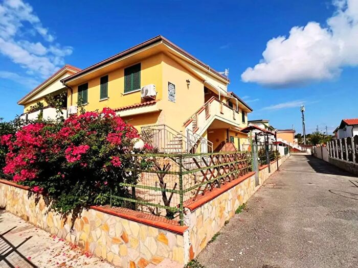 Casa trilocale in vendita in Parco Roma, Scalea