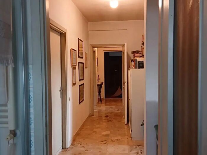 Appartamento con 5 locali in vendita in Massa