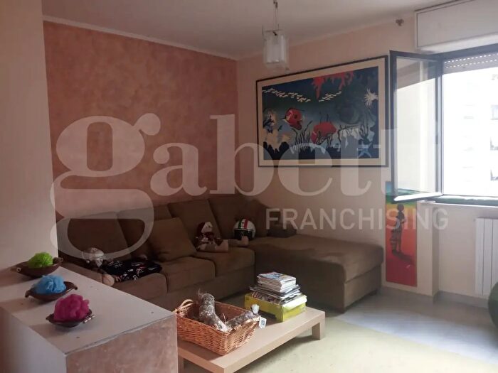 Appartamento con 5 locali in vendita in Piazza Sandro Pertini, Taranto