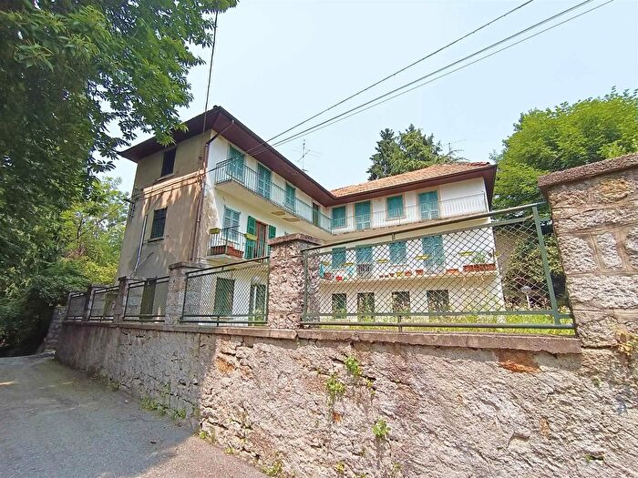 Appartamento quadrilocale in vendita in Madonna del Sasso, Madonna Del Sasso