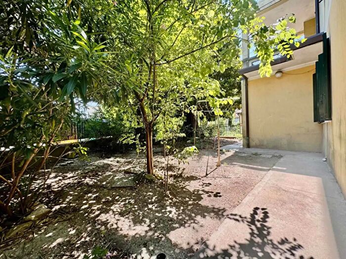 Appartamento con 5 locali in vendita in Viale a Paolucci, Venezia