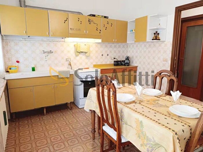 Appartamento trilocale in affitto in Via Val del Ponte, Ospedale, Sanremo