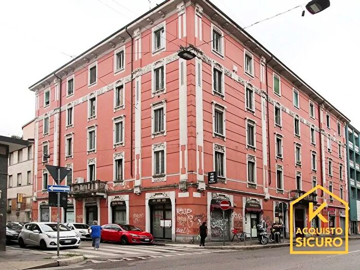 Appartamento bilocale in vendita in Via Padova, Milano