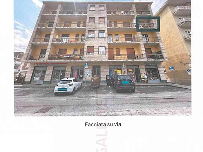 Appartamento trilocale in vendita in Via Carlo Alberto, Pomaretto