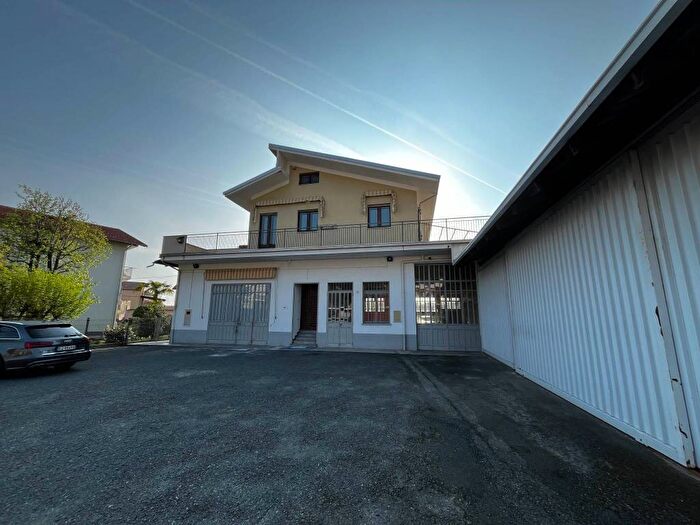 Appartamento quadrilocale in affitto in Via Villanovetta, Centro, Verzuolo