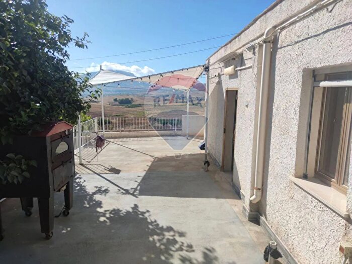 Casa trilocale in vendita in Strada Provinciale, Valderice