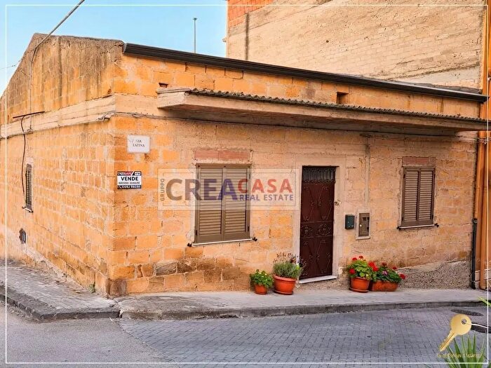 Casa con 5 locali in vendita in Via Lucca, Riesi