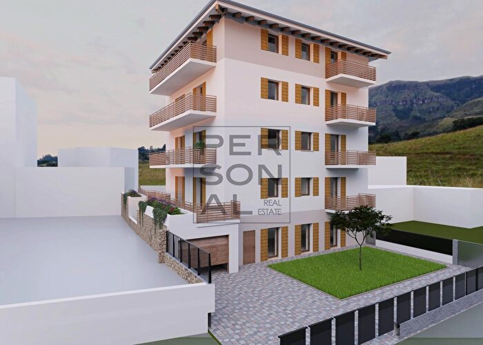 Appartamento con 6 locali in vendita in Aldeno