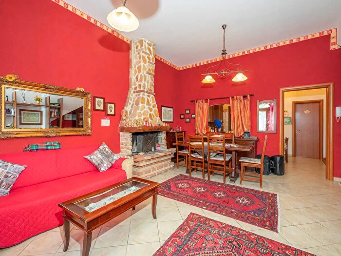 Casa con 5 locali in vendita in Via Pietro Vannucci, Guidonia Montecelio