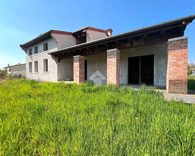 Casa quadrilocale in vendita in Via Arditti, Nervesa Della Battaglia