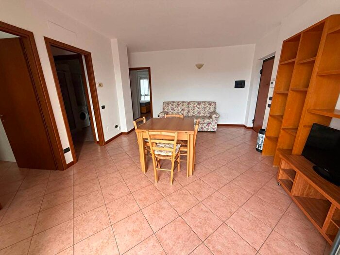 Appartamento bilocale in affitto in Via Luigi Alamanni, Vigentino Fatima, Milano