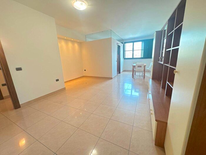 Appartamento trilocale in affitto in Via La Spezia, Villetta, Parma