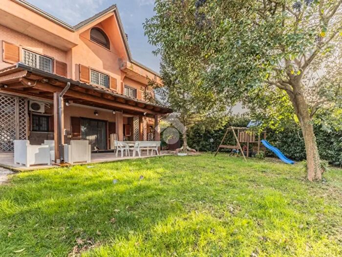 Casa con 7 locali in vendita in Via Torquato Tasso, Campagnano Di Roma