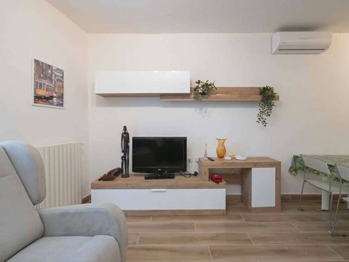 Appartamento trilocale in affitto in Via Giuseppe Meda, Pezzotti Meda, Milano