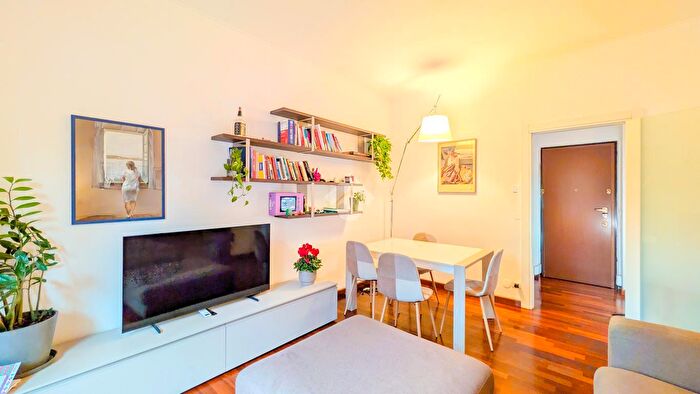 Appartamento trilocale in vendita in Piazzale Vincenzo Cuoco, Milano