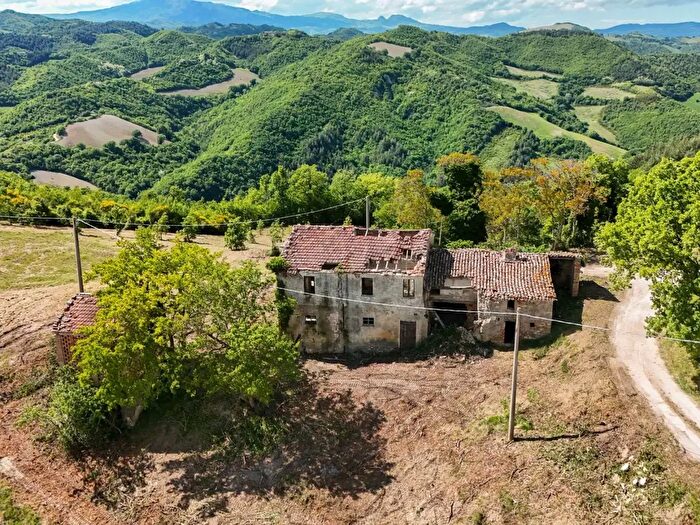 Casa quadrilocale in vendita in Ca Montone, Urbino