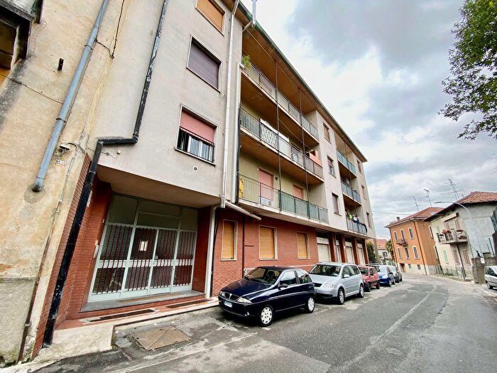 Appartamento bilocale in vendita in Via Cesare Cantù, Bulciago