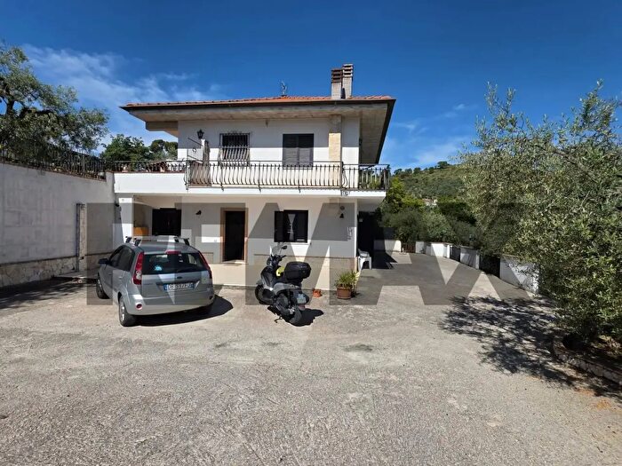 Appartamento trilocale in vendita in Itri
