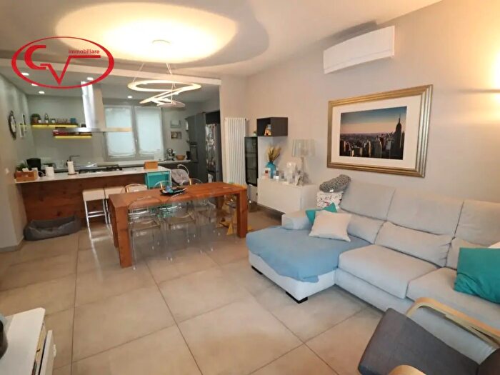 Casa con 6 locali in vendita in Via Aretina Levanella, Montevarchi