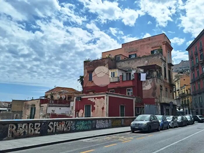 Appartamento trilocale in vendita in Vico dei Monti, Napoli