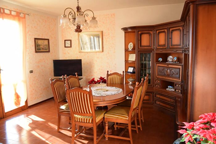 Casa con 6 locali in vendita in Novafeltria Rn, Novafeltria