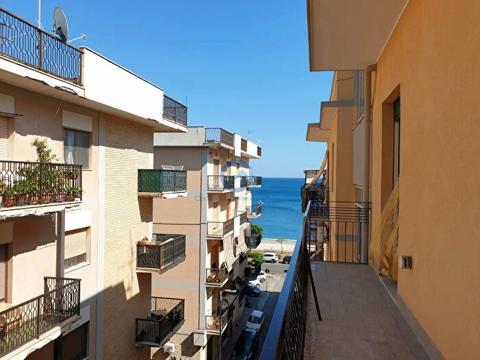 Appartamento trilocale in affitto in Catanzaro