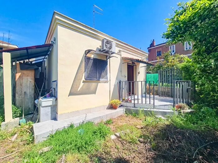 Casa monolocale in vendita in Via Albano Sorbelli, Roma