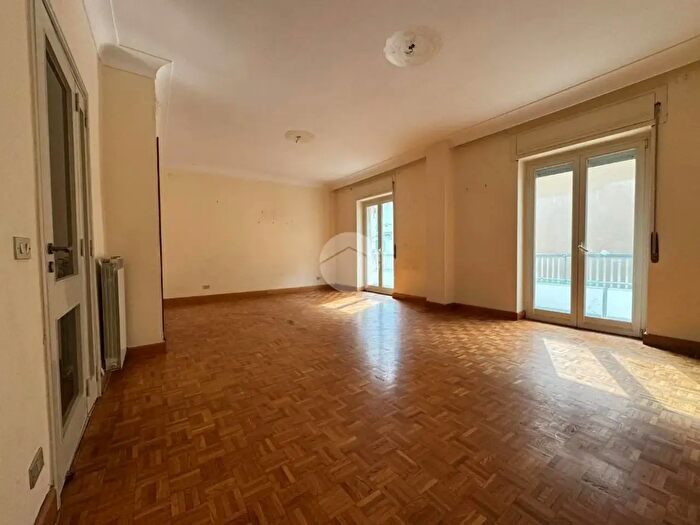 Appartamento con 5 locali in vendita in Via Roma, Giugliano In Campania