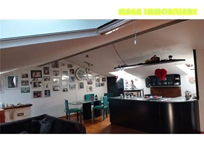 Casa con 5 locali in vendita in Campi Bisenzio