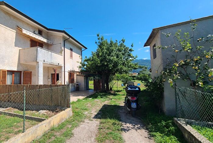 Casa quadrilocale in vendita in Pietrasanta