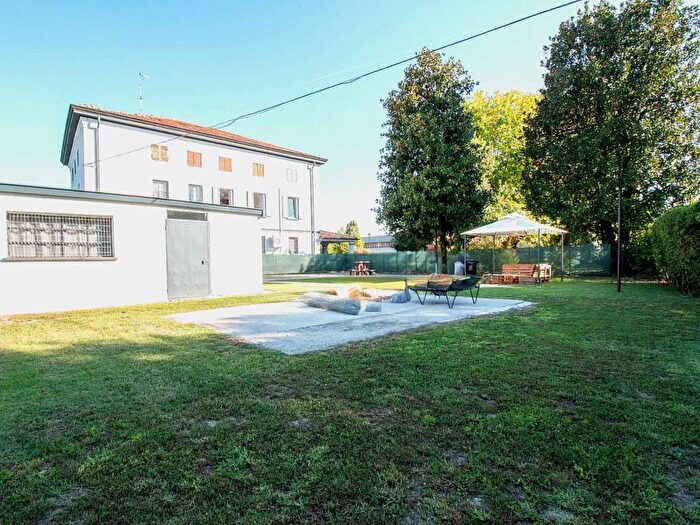 Casa con 5 locali in vendita in via Chiesa di Cibeno, Cibeno, Carpi