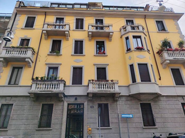 Appartamento bilocale in affitto in Via Archimede, Plebisciti Susa, Milano