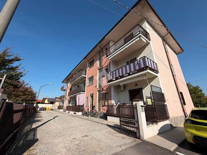 Appartamento quadrilocale in vendita in Via Circonvallazione, Bianze'