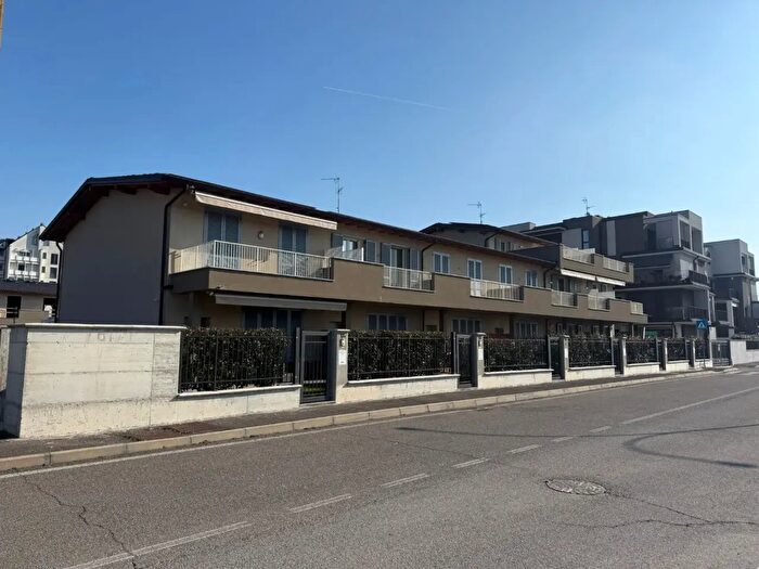 Casa quadrilocale in vendita in Via Paveri Fontana, Piacenza