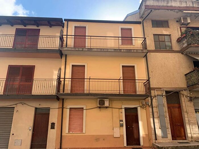 Casa quadrilocale in vendita in Via Camillo Benso di Cavour Vibo Valentia, Vibo Valentia