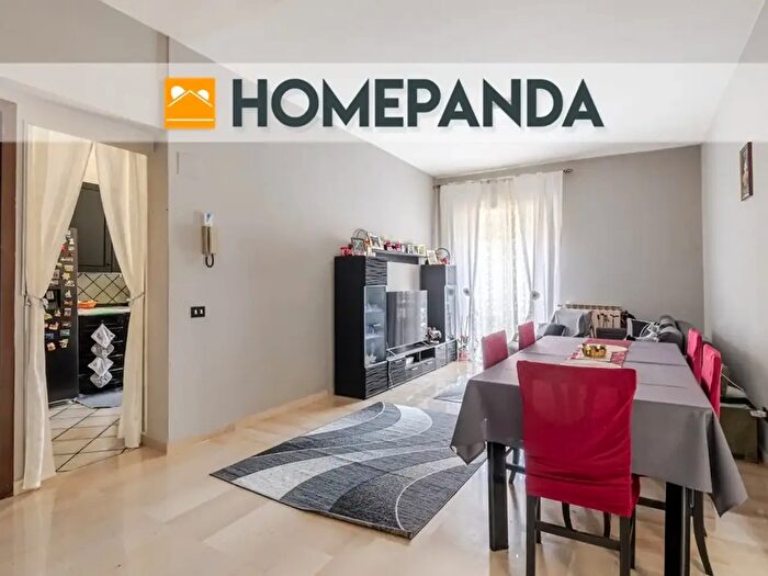 Appartamento con 5 locali in vendita in Via Carlo Roncoroni, Roma