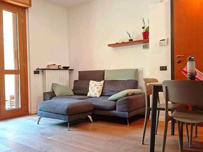Appartamento trilocale in affitto in Via Trieste, Villaggio Carpianello, San Giuliano Milanese
