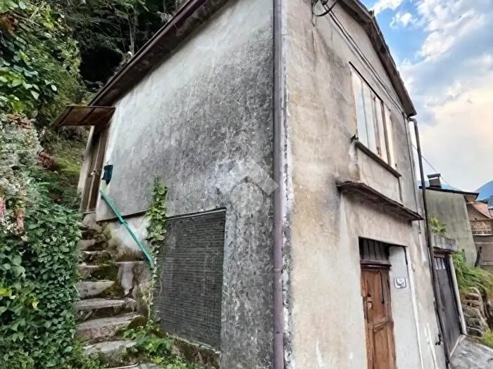 Casa bilocale in vendita in Via Stazio, Valbrenta