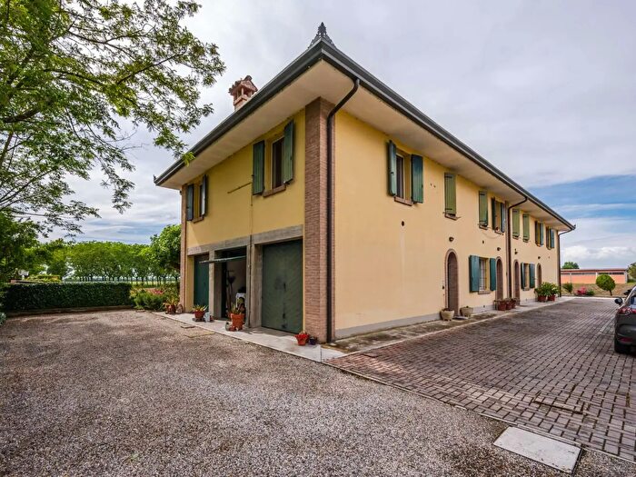 Appartamento bilocale in vendita in Via Provane a, Crevalcore