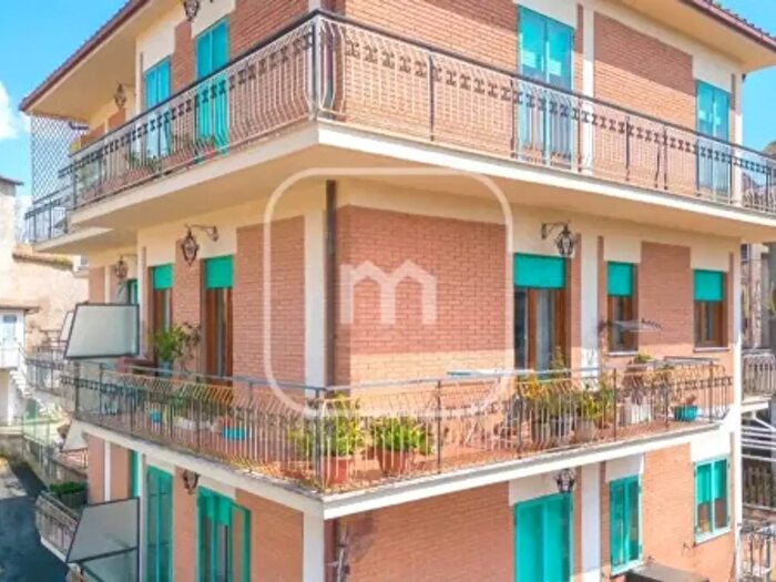 Appartamento trilocale in vendita in Via San Francesco dAssisi, Olevano Romano