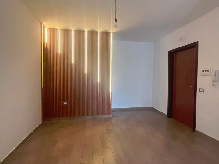 Appartamento quadrilocale in vendita in Via N Paganini, Castel Volturno