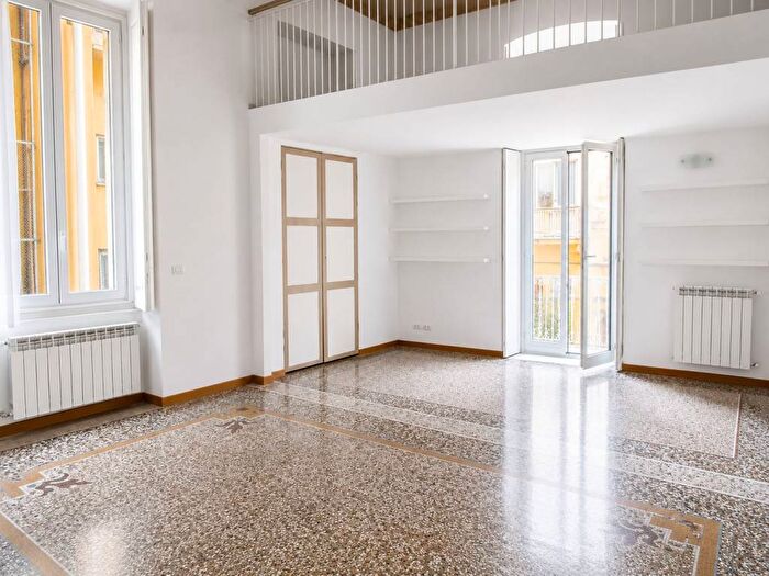 Appartamento quadrilocale in affitto in Via Assarotti, San Vincenzo, Genova